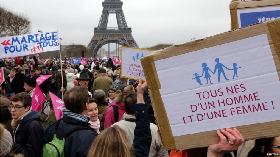 French-Marriage-Protest-Eiffel-Tower