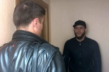 Амриев в здании, блокированном чеченскими силовиками